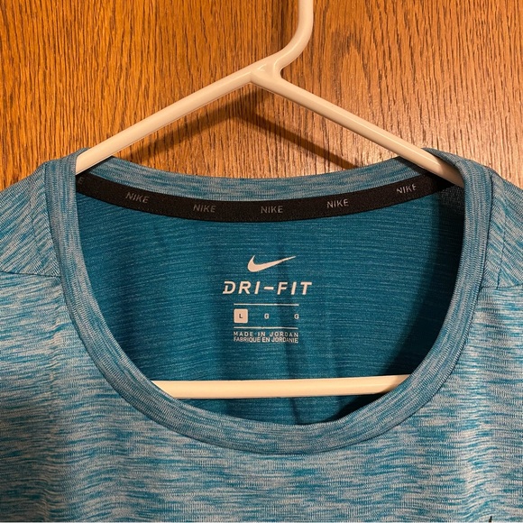 Men’s Large Nike Dri-Fit Running Shirt - Picture 3 of 7